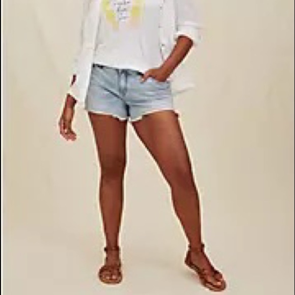 Torrid 20 Vintage Stretch Light Wash Short Shorts